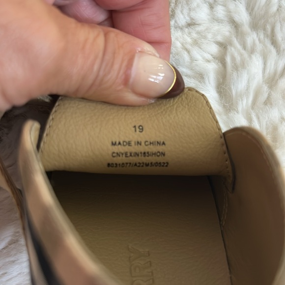 Burberry Infants Charleton Vintage Check Crib Shoes - Picture 8 of 10